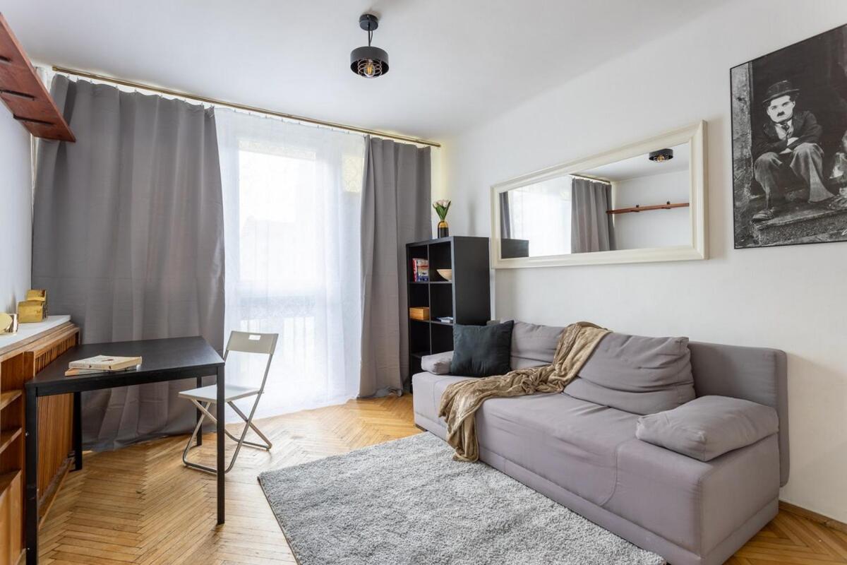 Chic - Modern And Cozy - Location - Zelazna *